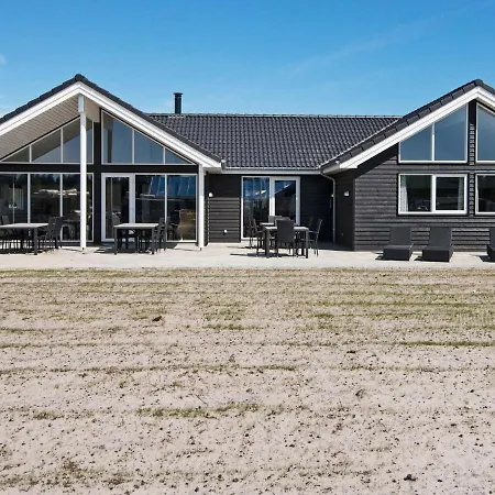 20 Person In Norre Nebel