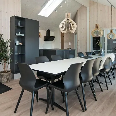 20 Person In Norre Nebel