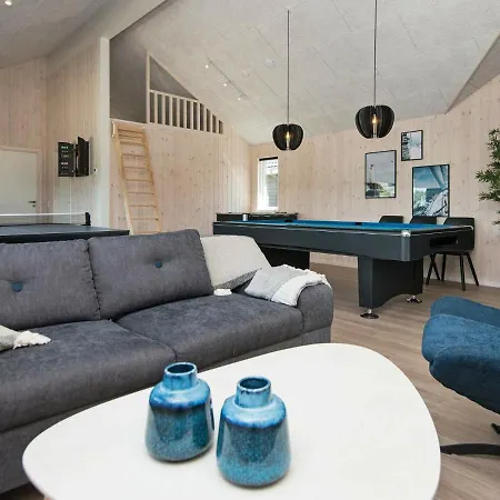 20 Person In * Norre Nebel